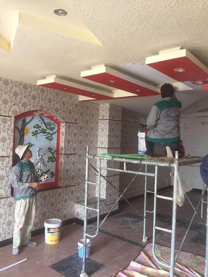 Thợ sơn sửa lại nhà tại quận 12