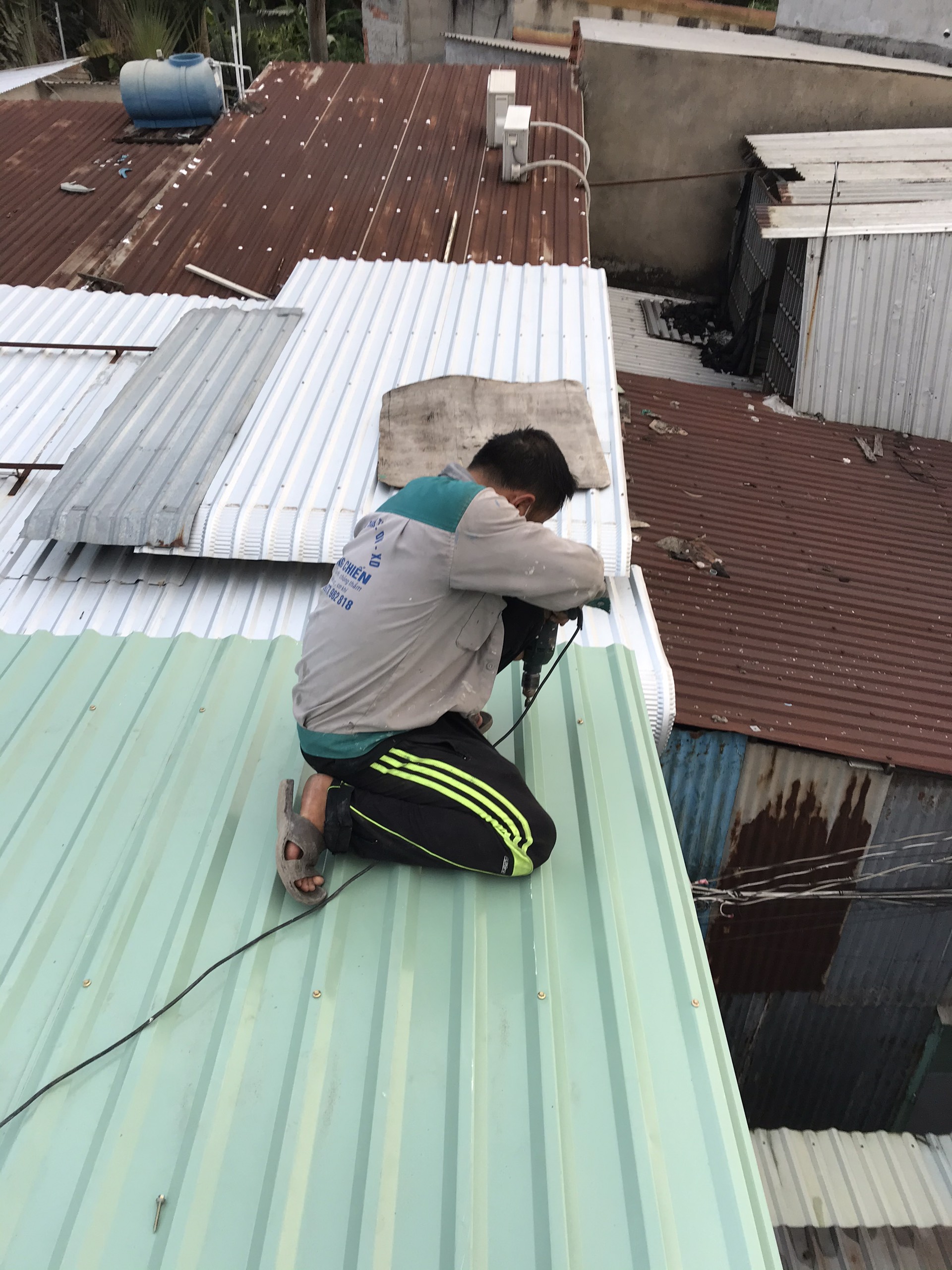Chống dột mái tôn tại quận Phú Nhuận