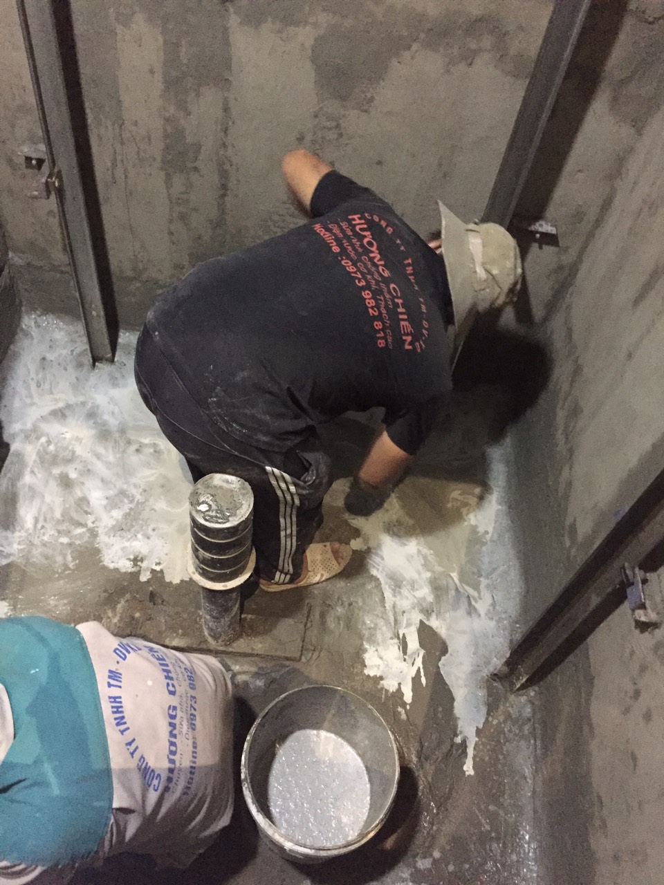 sửa chữa chống thấm tầng hầm cầu thang máy